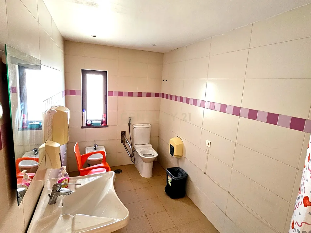 Oportunidade Única! Moradia com Afetação a Serviços, a Funcionar como Lar de Idosos Licenciado em Porto Salvo, Oeiras - Moradia + Trespasse - Image 15